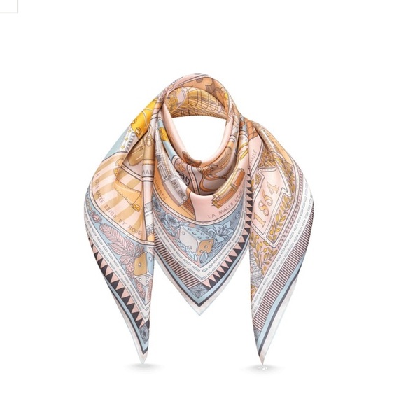 Louis Vuitton Carre Jeu de Louis in blush scarf - Picture 3 of 6